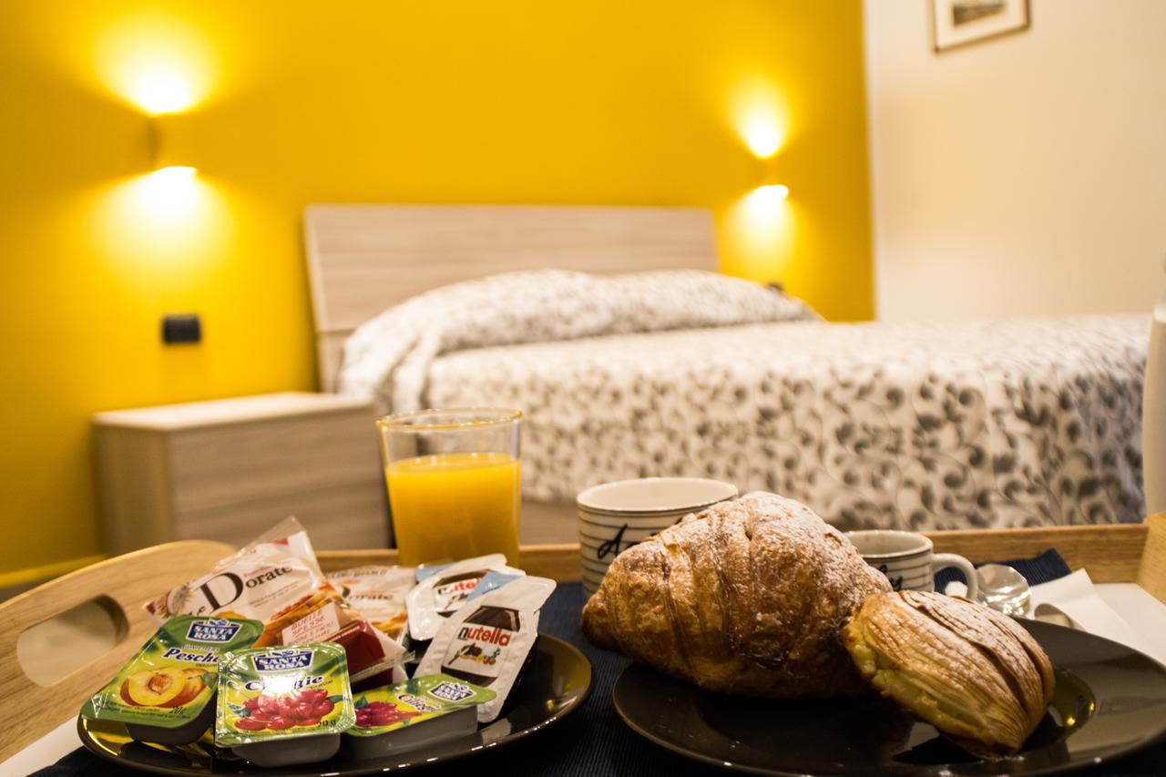 Interno 10 Cavour Bed & Breakfast Napoli Exterior foto