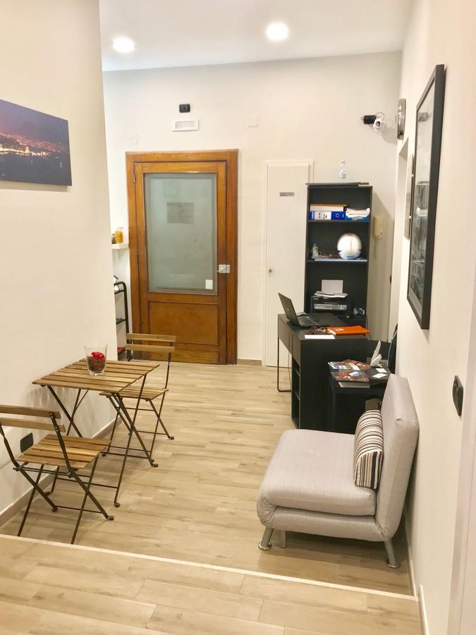 Interno 10 Cavour Bed & Breakfast Napoli Exterior foto